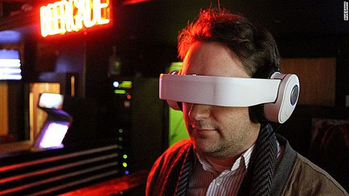 This Headset Beams Video Directly to Your Eyeballs