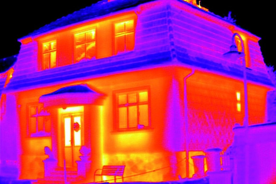 Thermal Imaging Gadget Turns Your iPhone into a Heat-Seeking Device