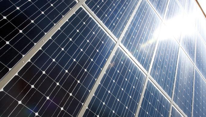 Scientists Develop Self-Cooling Solar Panels That Produce More Power