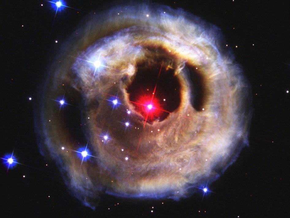 Star Explodes, Sends ‘Light Echoes’ Around Universe