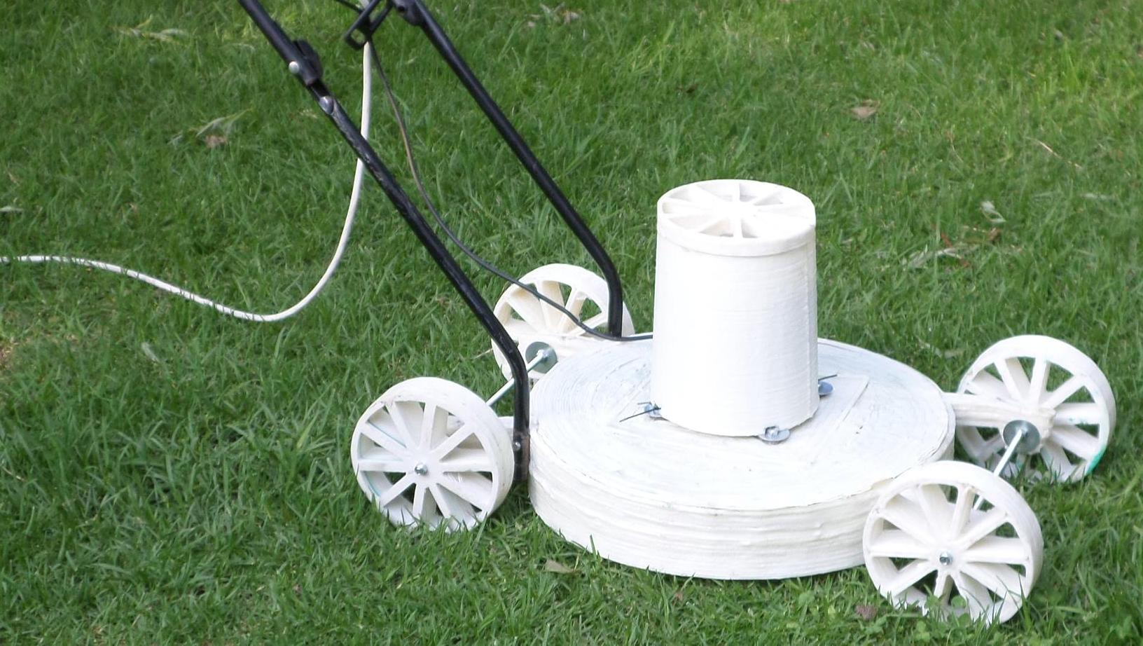 3D-Printed Lawn Mower That Works? This Guy Churned Out All The Parts In Only 9 Hours!
