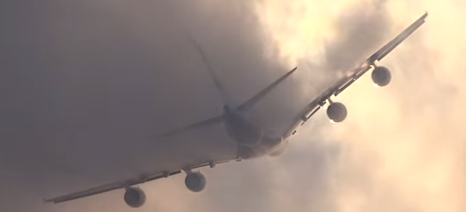 RARE Footage of Emirates Airbus A380 Cloud Cutting at Amsterdam Schiphol Airport