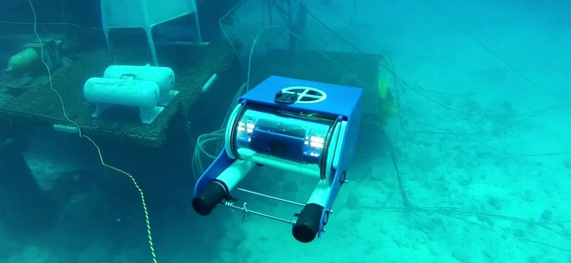 OpenROV is an Open Source Underwater Robot That Can Explore Shipwrecks and Bring You Beers!