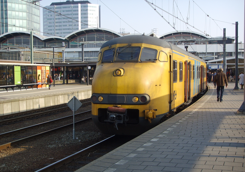 Dutch Electric Trains Looking to Run Entirely on Energy Produced by Wind Farms