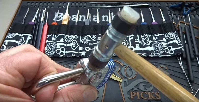 How To: Bust Open a MasterLock Using Only a Small Hammer