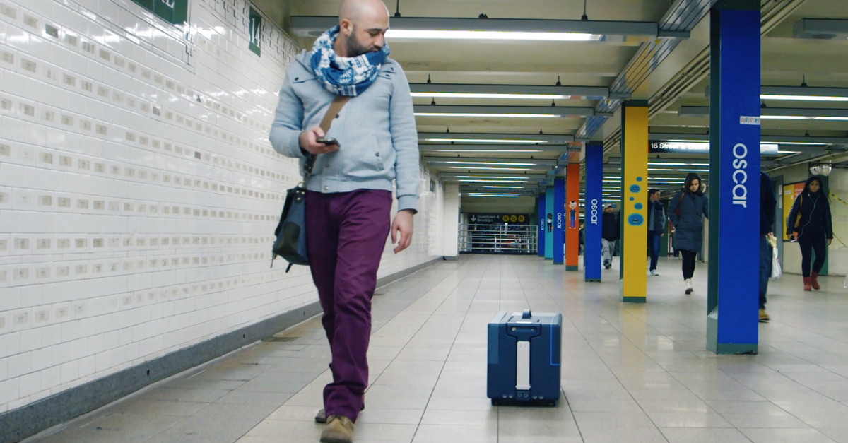 This Smart Suitcase From NUA Robotics Follows You Around Like a Dog