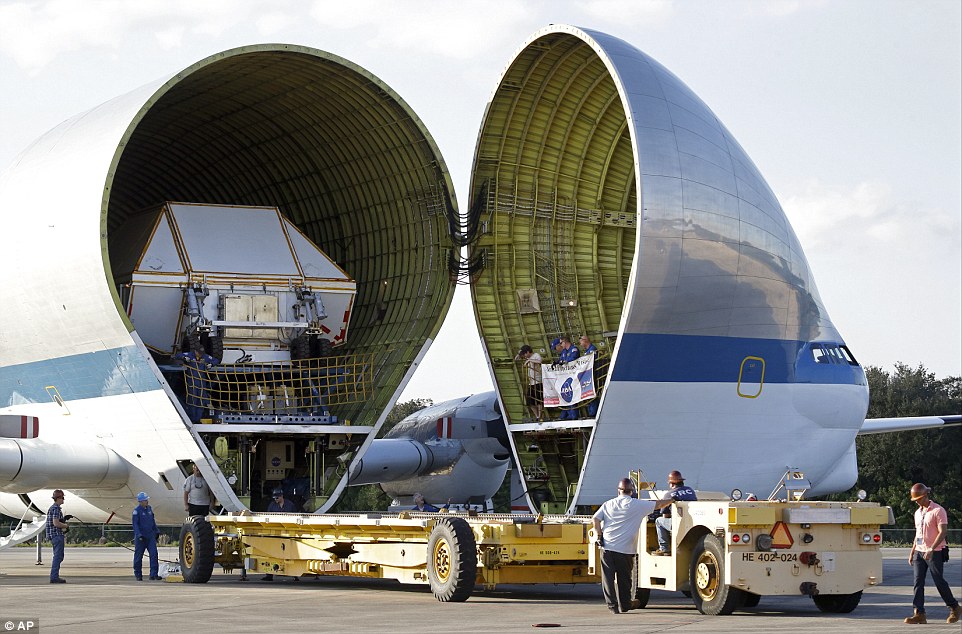 Massive Super Guppy Aircraft Transports Huge Components for the Largest Rocket in the World