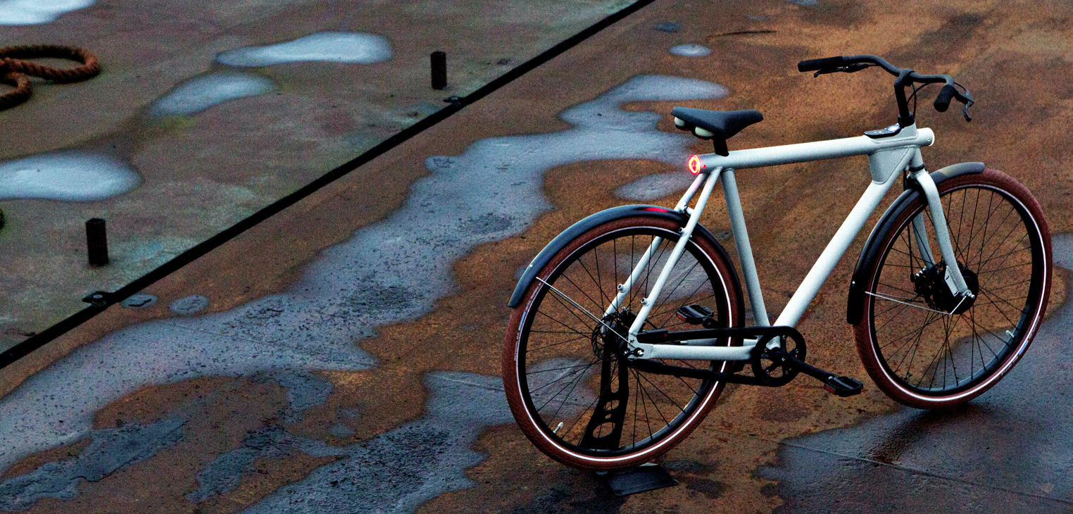 VanMoof’s Electric Bicycle Has a System That Ensures Your Bike Will Never Be Stolen