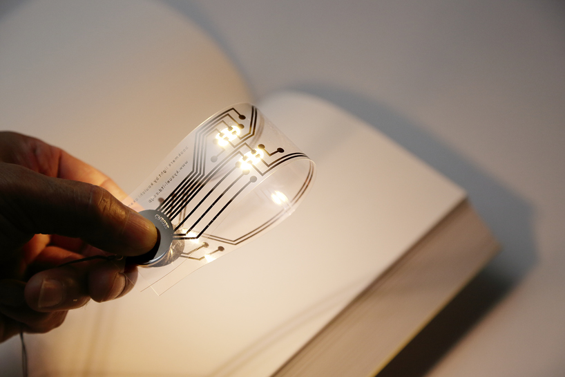 New Bookmark Light Transmits Electricity Through a Lithium Coin Battery