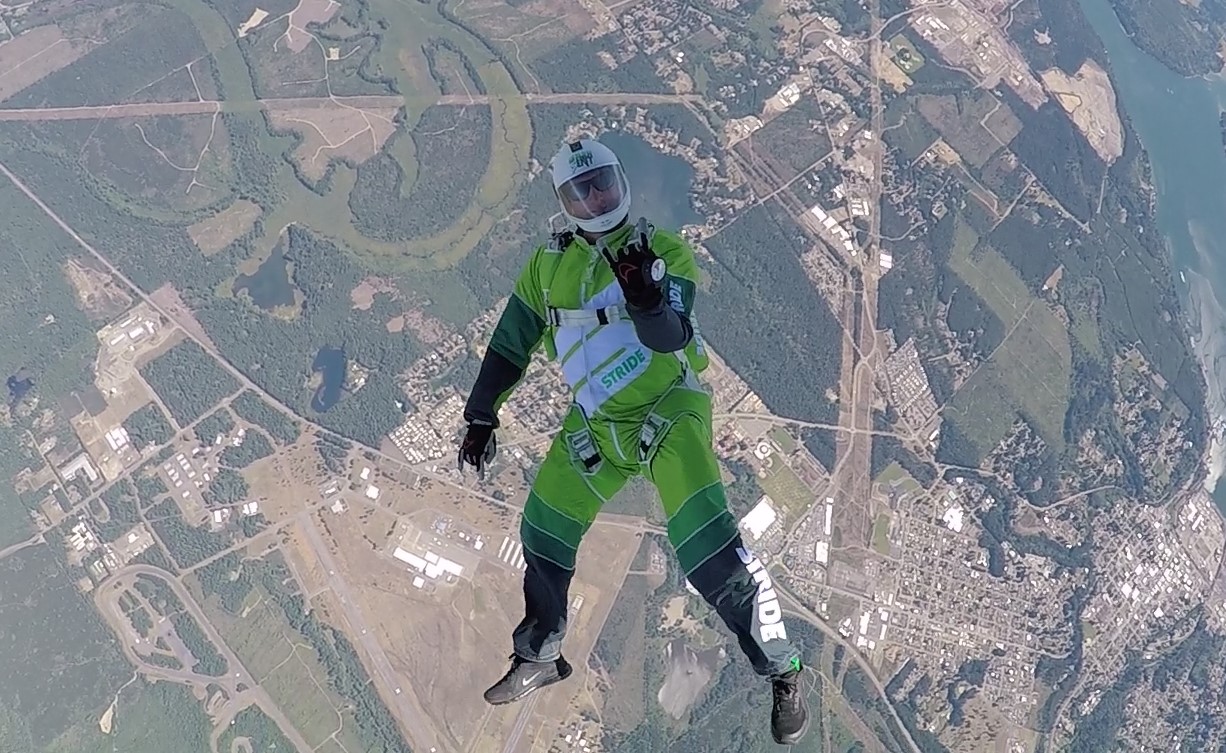 Skydiver Luke Aikins Freefalls 25,000 Feet Into Net Without a Parachute