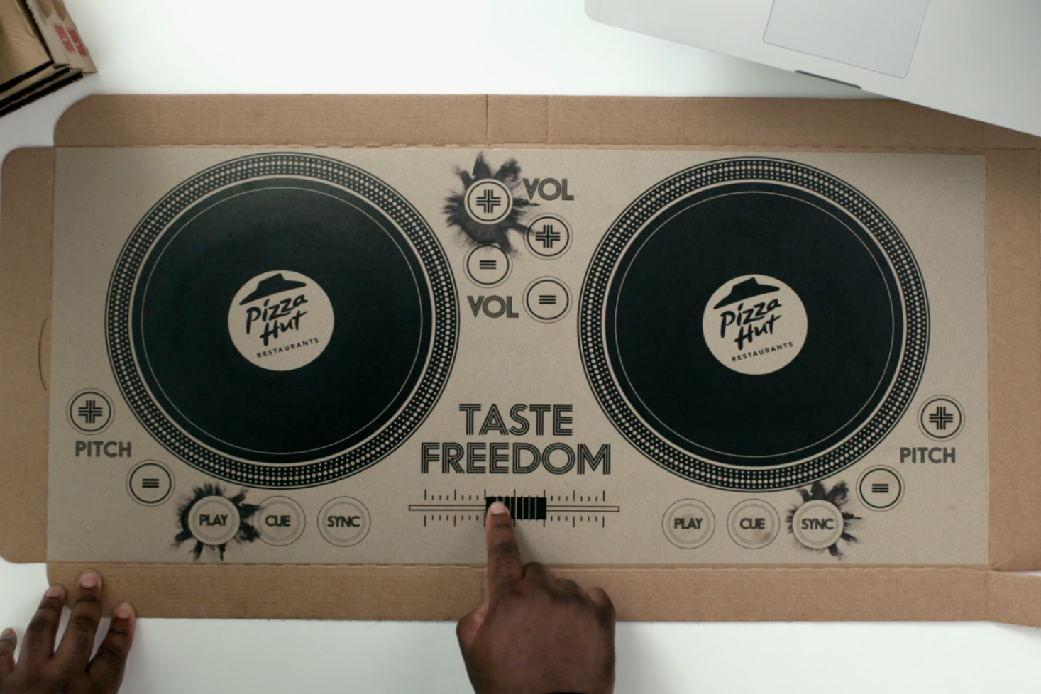 Pizza Hut Designs Fully Functional Turntable Box For a Few Lucky UK Customers