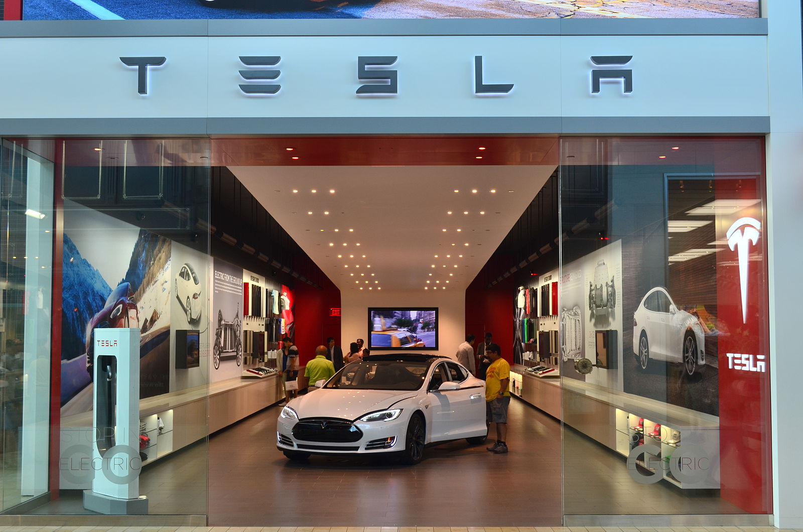 Tesla Motors Makes a Surprise Profit after Suffering Three Years of Losses