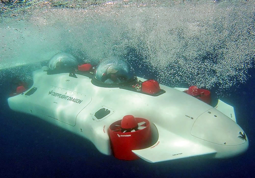 The Undersea Aquahoverer is a Personal Submarine That is as Simple as a Car to Drive