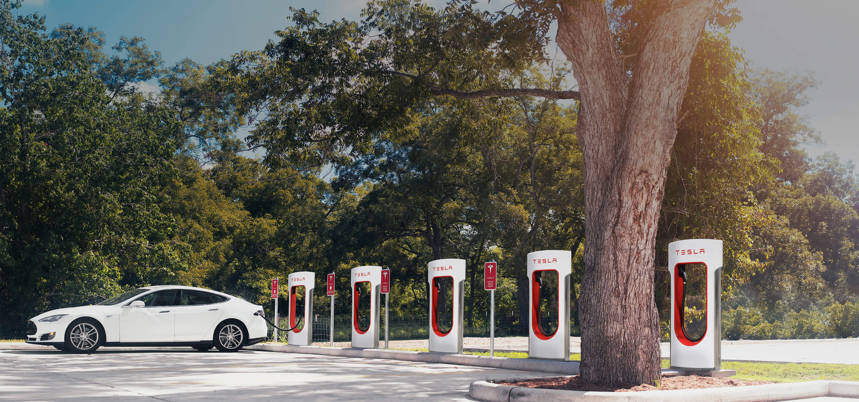 Leaving Your Tesla at Supercharger Stations Will Now Cost You $0.40/Minute