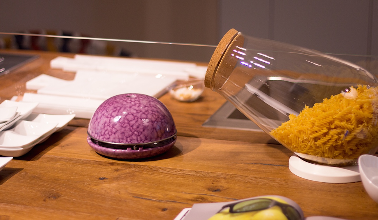 Egloo is an Easy-Use, Cheap, Candle-Powered Heater for Domestic Use