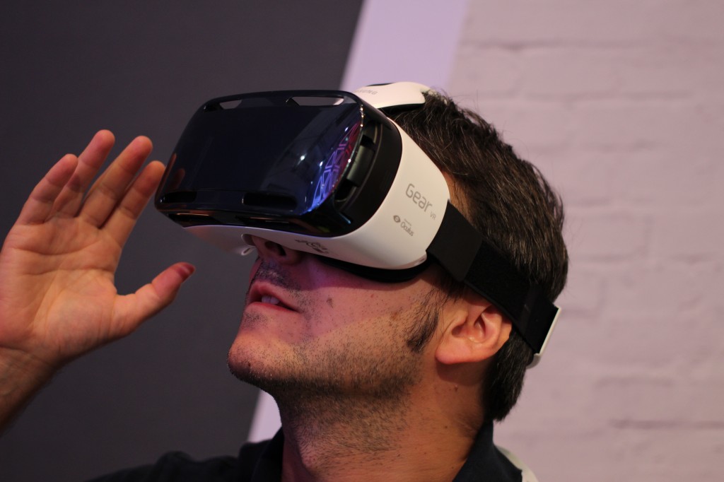 Samsung Combines Occulus & Smartphones for Great VR