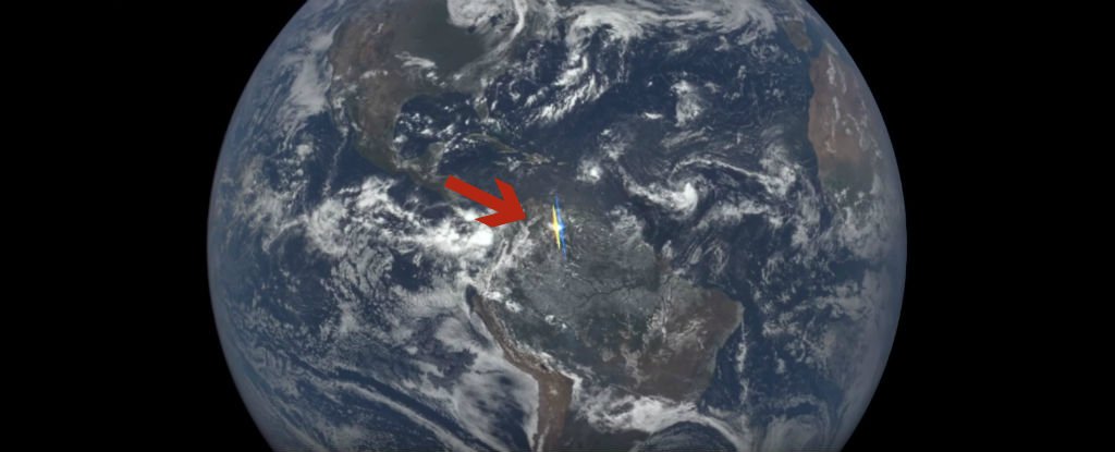 Finally, NASA Figures Out the Mystery of the Unexplainable Flashes Reflecting Off Earth