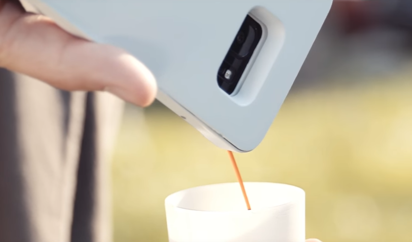 Mokase Phone Cover Allows You to Turn Your Phone Into a Portable Coffee Maker