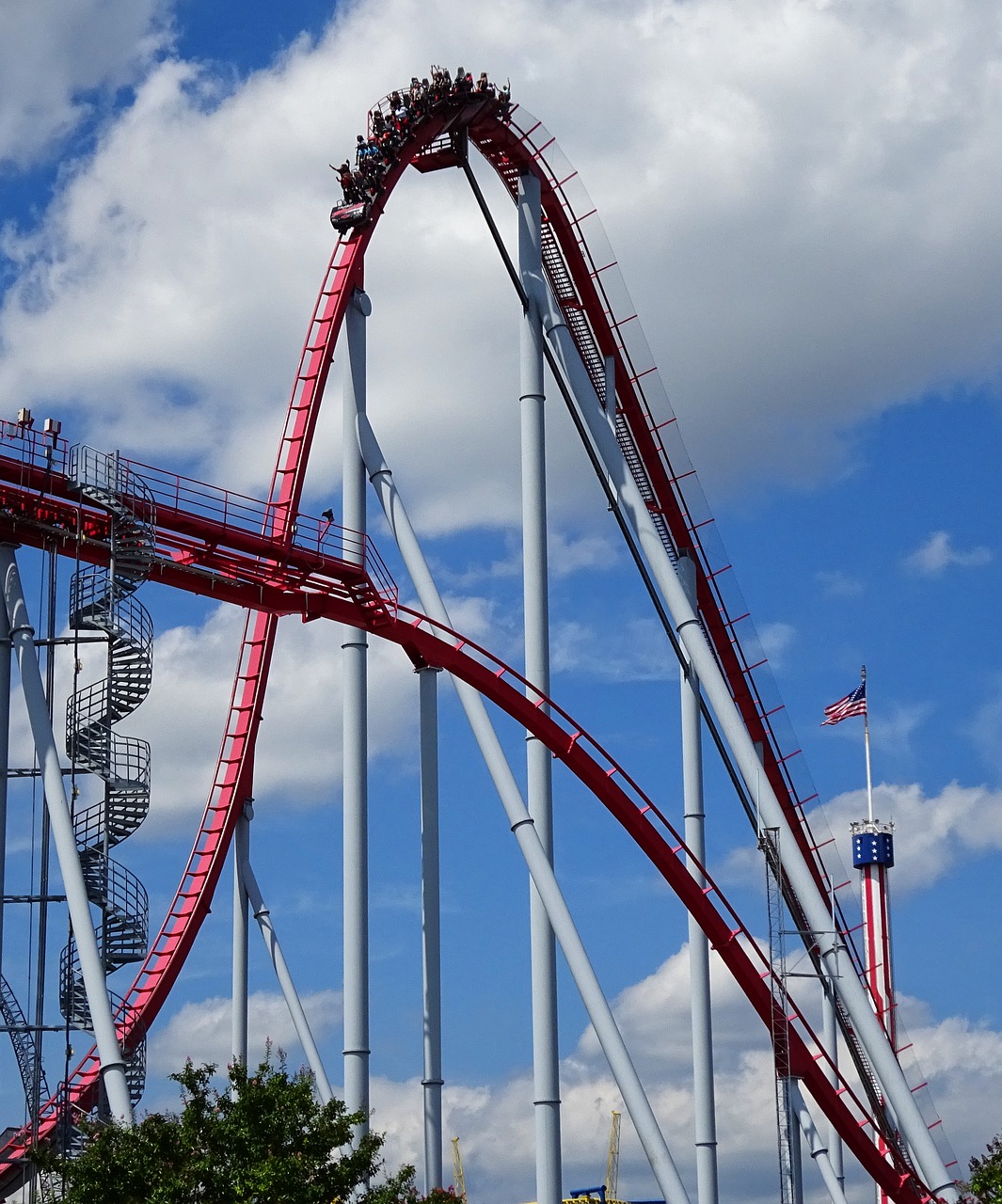 Gravity Max: World’s First “Tilting Roller Coaster” Offers True 90° Drop Madness