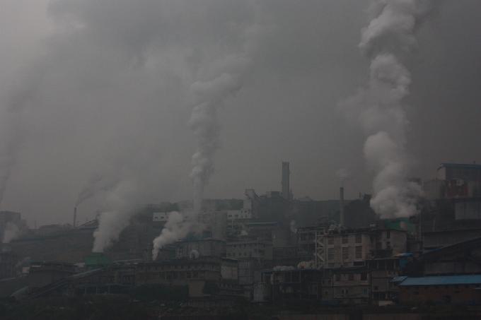 China Shuts Down Factories to Fight Air Pollution