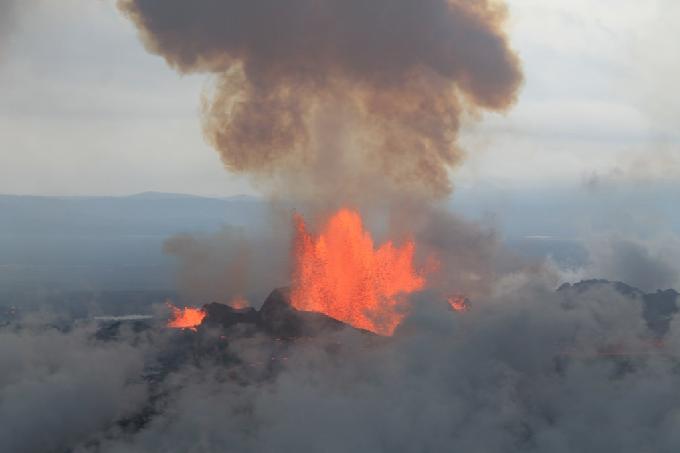 Bardarbunga, Iceland’s Largest Volcano, Threatens Eruption