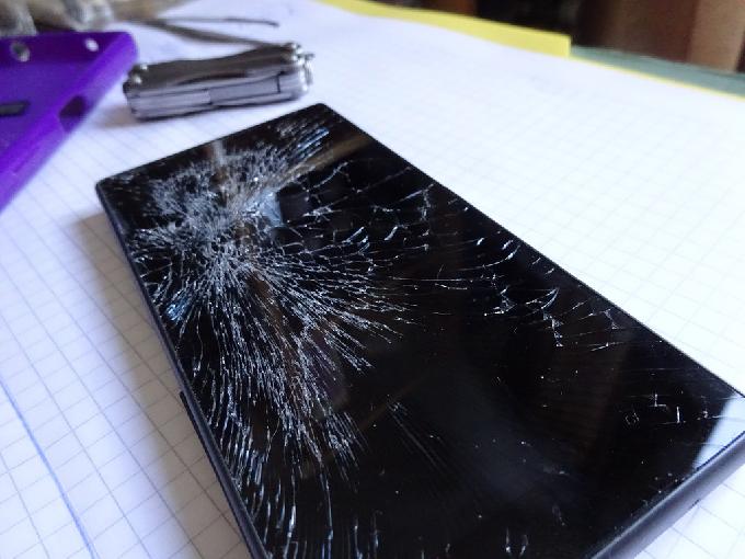 “Self-Healing Glass” Could Fix Shattered Phone Screens