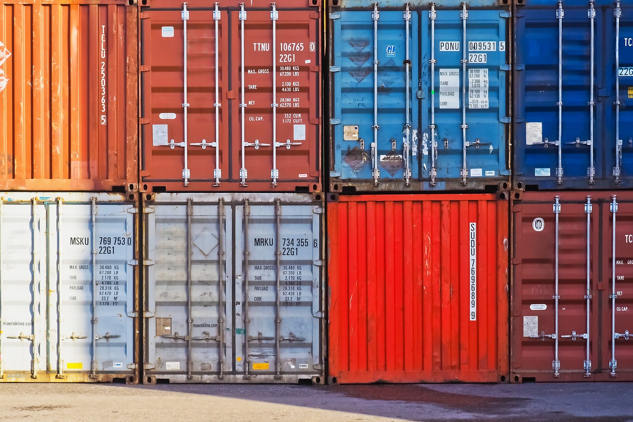 A Business’ Guide to Shipping Containers
