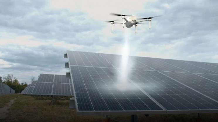 Airobotics to Develop Drone for Solar Panels Cleaning