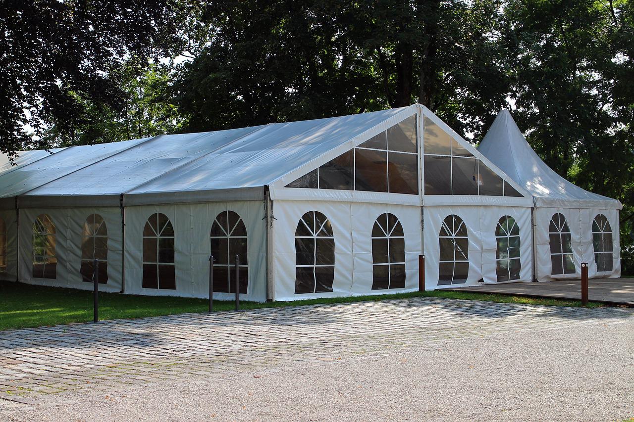 Tensioned Fabric Structures Vs. Tent Structures: What You Need to Know