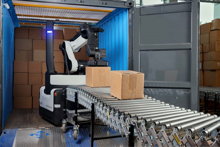 NFI Explores The Future of Logistics With Robot-Human Dynamics