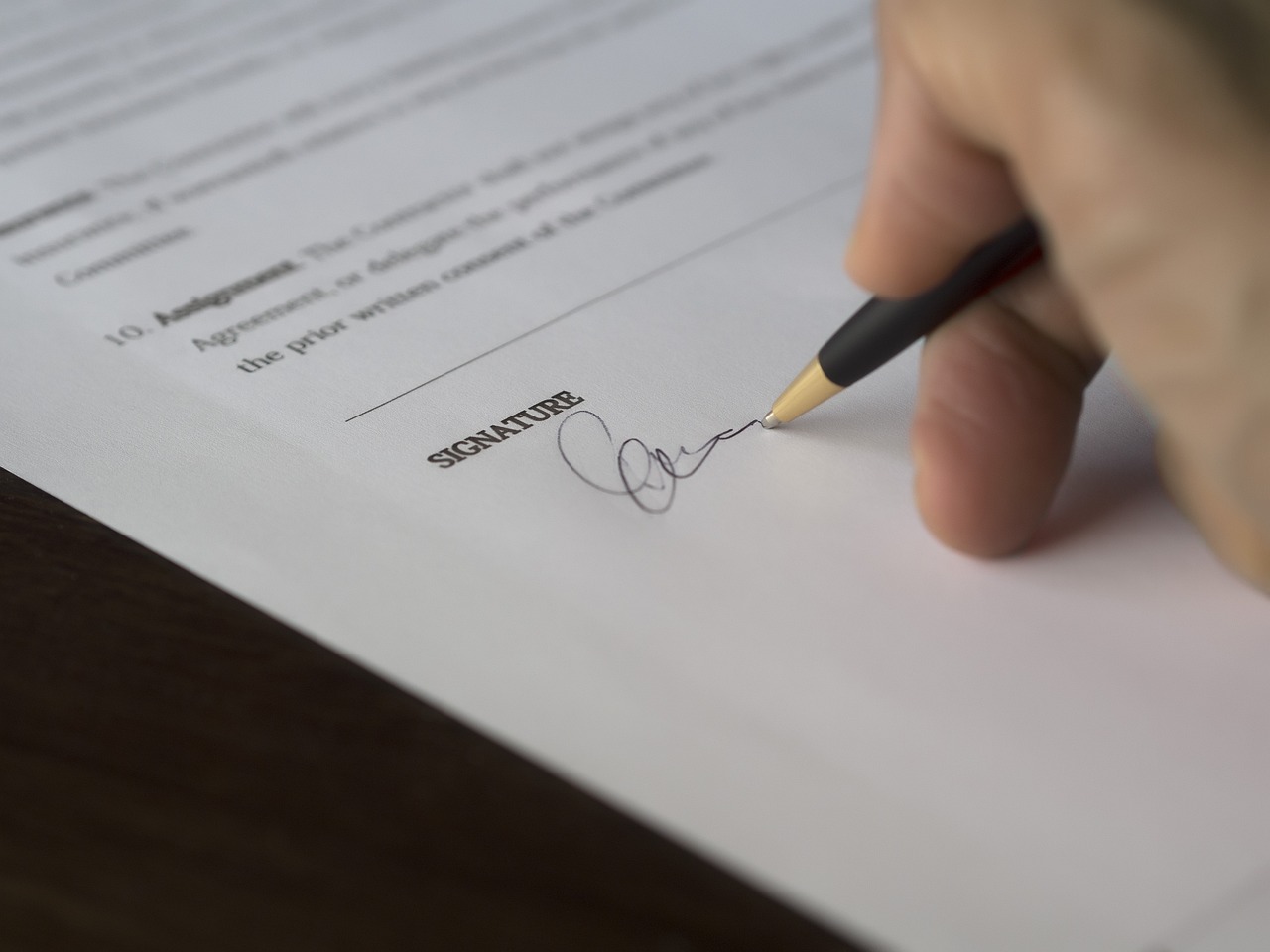 4 Industries That Benefit from Electronic Signature Solutions
