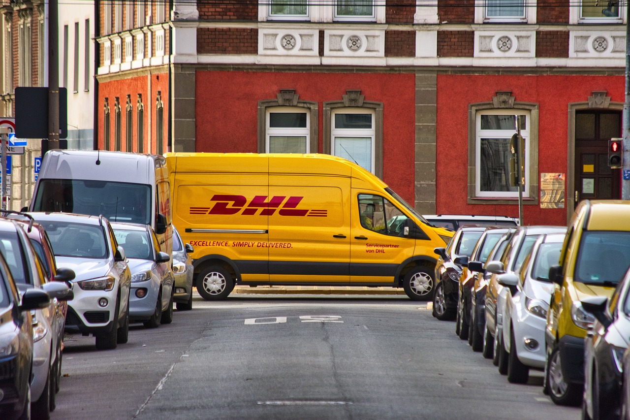 DHL Supply Chain Plans to Hire 12,000 Seasonal Warehouse Employees