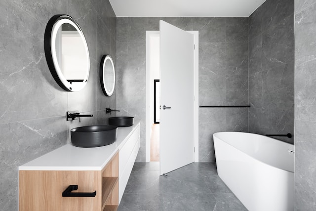 Elevating Your Bathroom Experience with Cutting-Edge Smart Technology