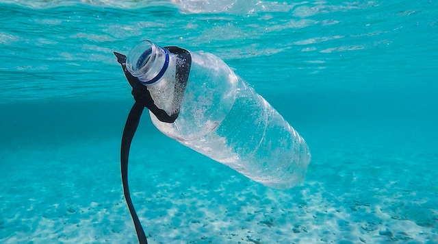 The Growing Environmental Challenge of Plastic Pollution in Manufacturing