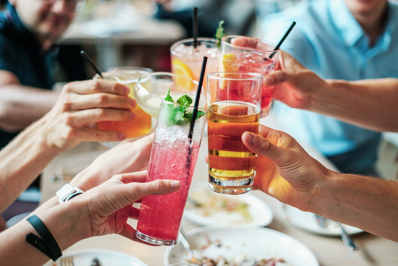 Study Reveals Non-Alcoholic Drinks Can Curb Excessive Alcohol Consumption