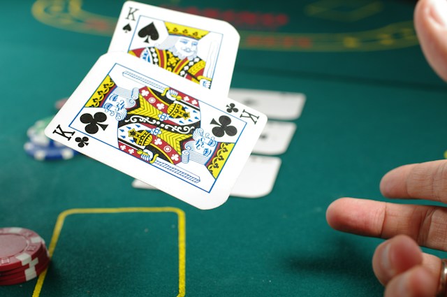 Unveiling the Technology Behind Live Dealer Games