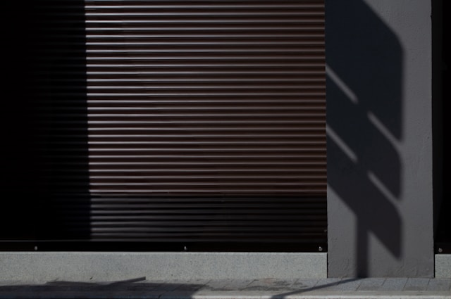 What to Look for in Modern Garage Doors for Businesses